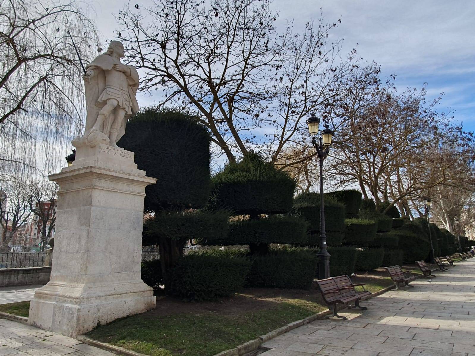 Estatuas Paseo Espolón 